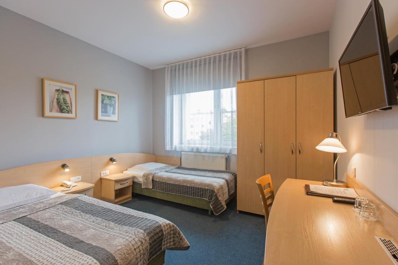 Hotel Labedy Gliwice Ngoại thất bức ảnh