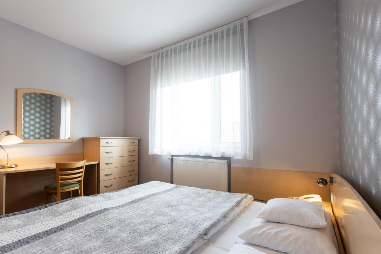 Hotel Labedy Gliwice Ngoại thất bức ảnh